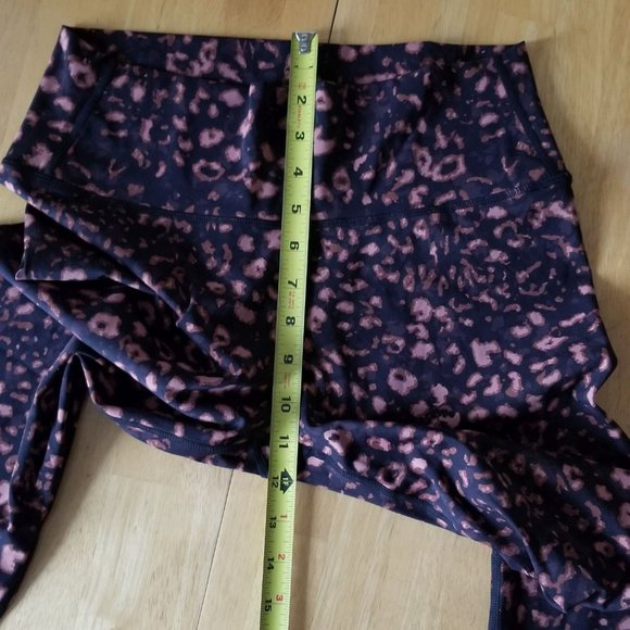 VARLEY Luna 7/8 Workout Leggings in Textured Animal Print - Picture 9 of 13